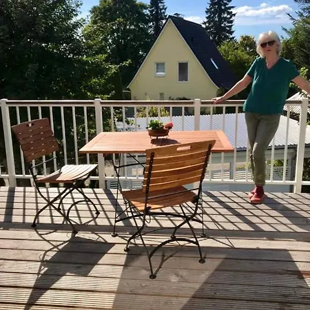 Gemuetliche Wohnung Mit Sonnenterrasse Im Blauen Holzhaus Husum  Eksteriør billede
